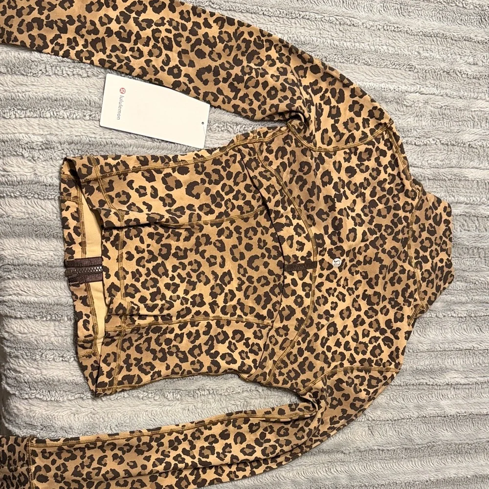lululemon athletica Leopard Print Jacket in Tan and Dark Brown - Picture 5 of 7